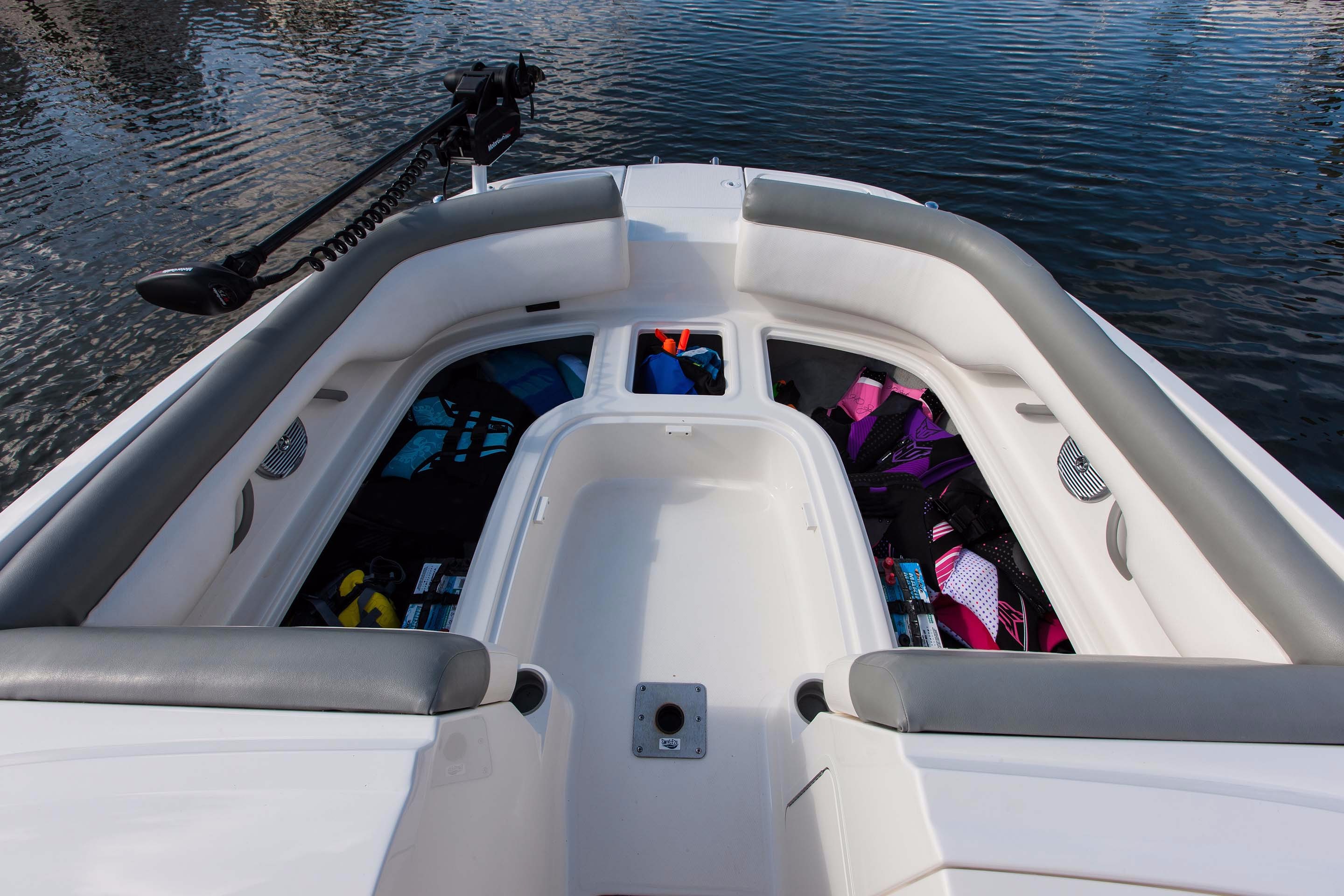 Bayliner 210 Deck Boat Deck Boat Dealership Nottinghamshire