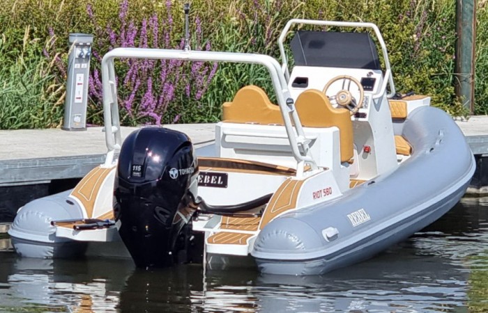 Rebel Riot 580_Stern