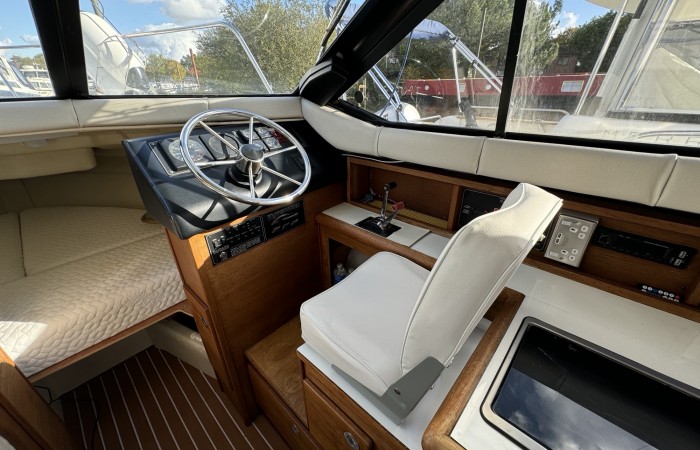 Bayliner Cierra 2556. Emivere. Helm pic 1