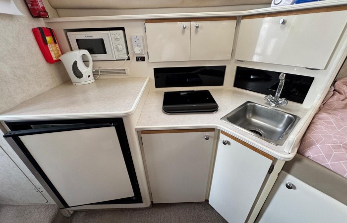 Bayliner 3055 Ciera. Playbuoy Galley