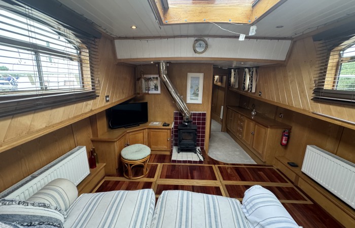Central Craftworks Ltd, Replica Dutch Barge. Saloon pic 3