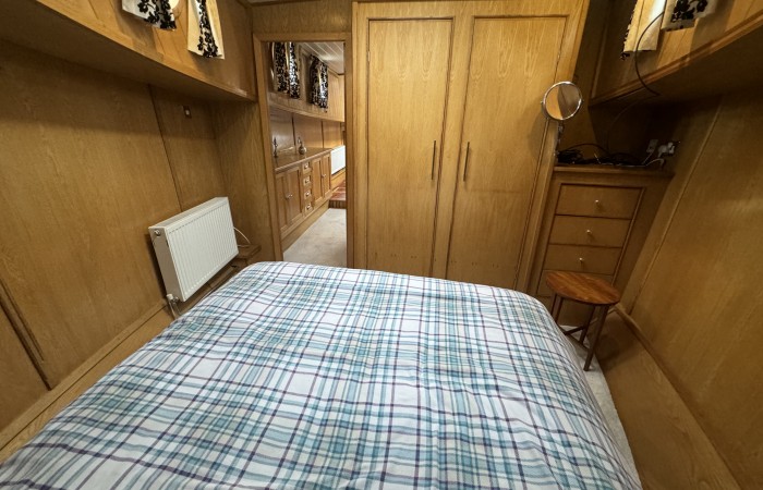 Central Craftworks Ltd, Replica Dutch Barge. Primary Cabin pic 3