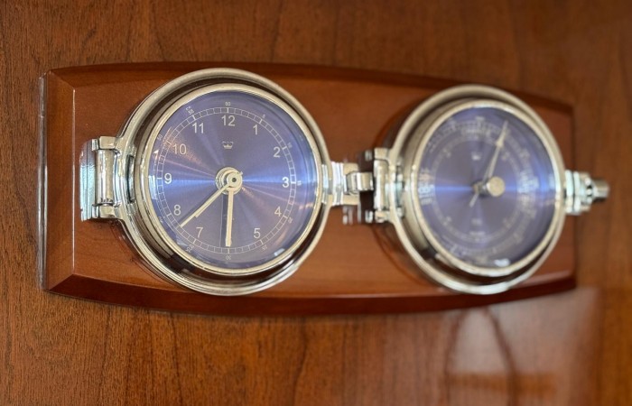 Princess V45 Esperanca. Saloon pic 9