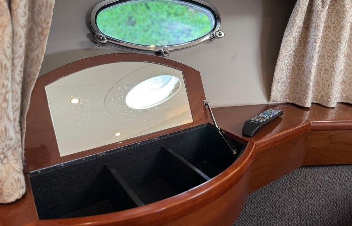 Princess V45 Esperanca. Primary Cabin pic 5