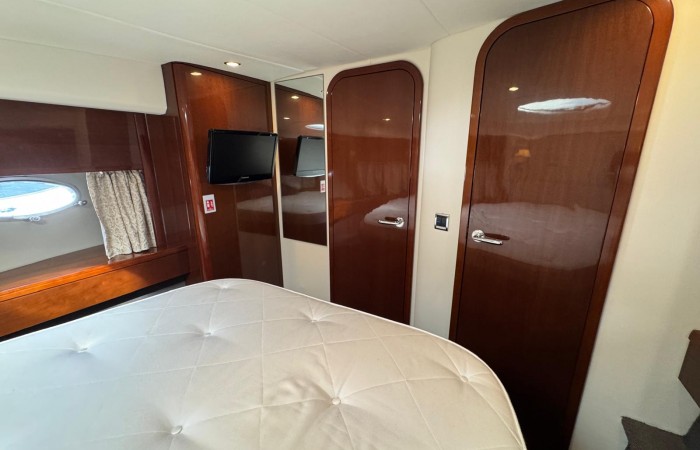 Princess V45 Esperanca. Primary Cabin pic 2