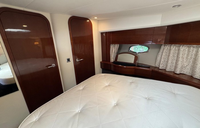 Princess V45 Esperanca. Primary Cabin pic 3