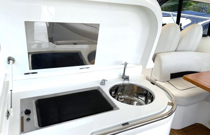 Princess V45 Esperanca. Wet Bar.