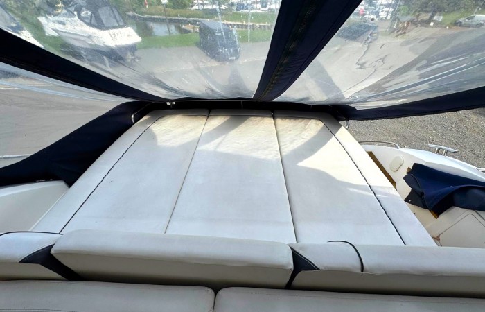 Princess V45 Esperanca. Cockpit pic 7