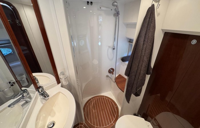 Princess V45 Esperanca. Primary Cabin En-Suite pic 1