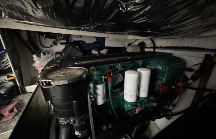 Princess V45 Esperanca. Engine Bay pic 6