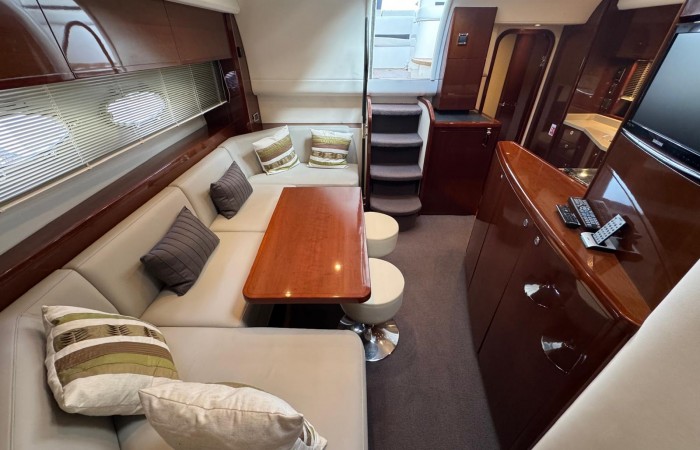 Princess V45 Esperanca. Saloon pic 5