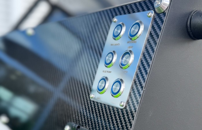 Rebel-Riot-Sport-580_carbon_dash