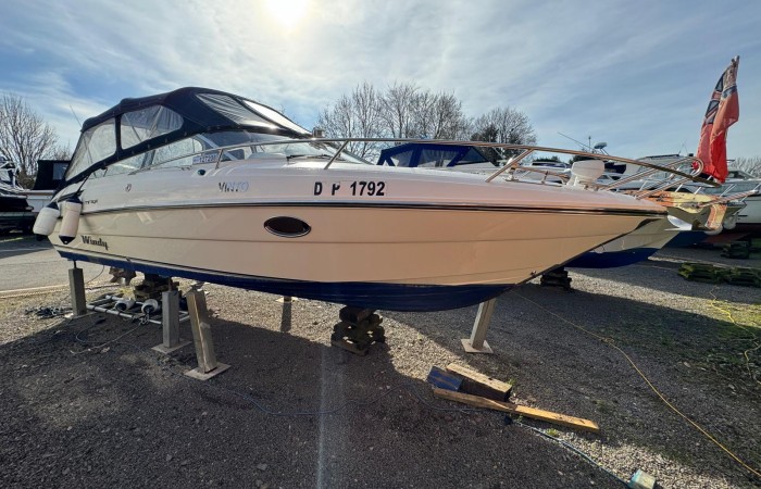 Windy 25 Mirage out of the water pic 4