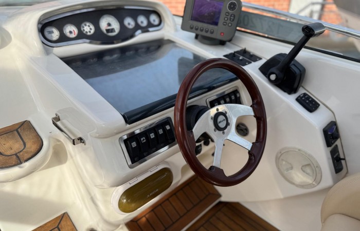 Windy 25 Mirage Cockpit pic 1